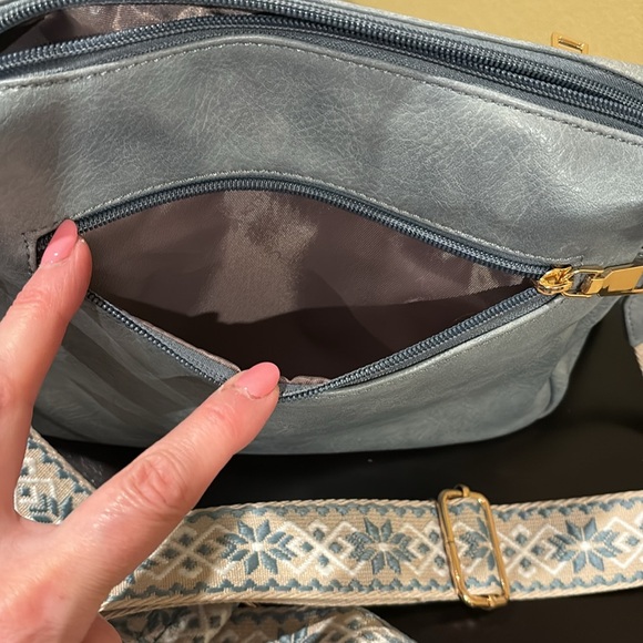 Blue Women's Butterfly Crossbody Bag with Embroidered Strap and Dust bag - Picture 11 of 12